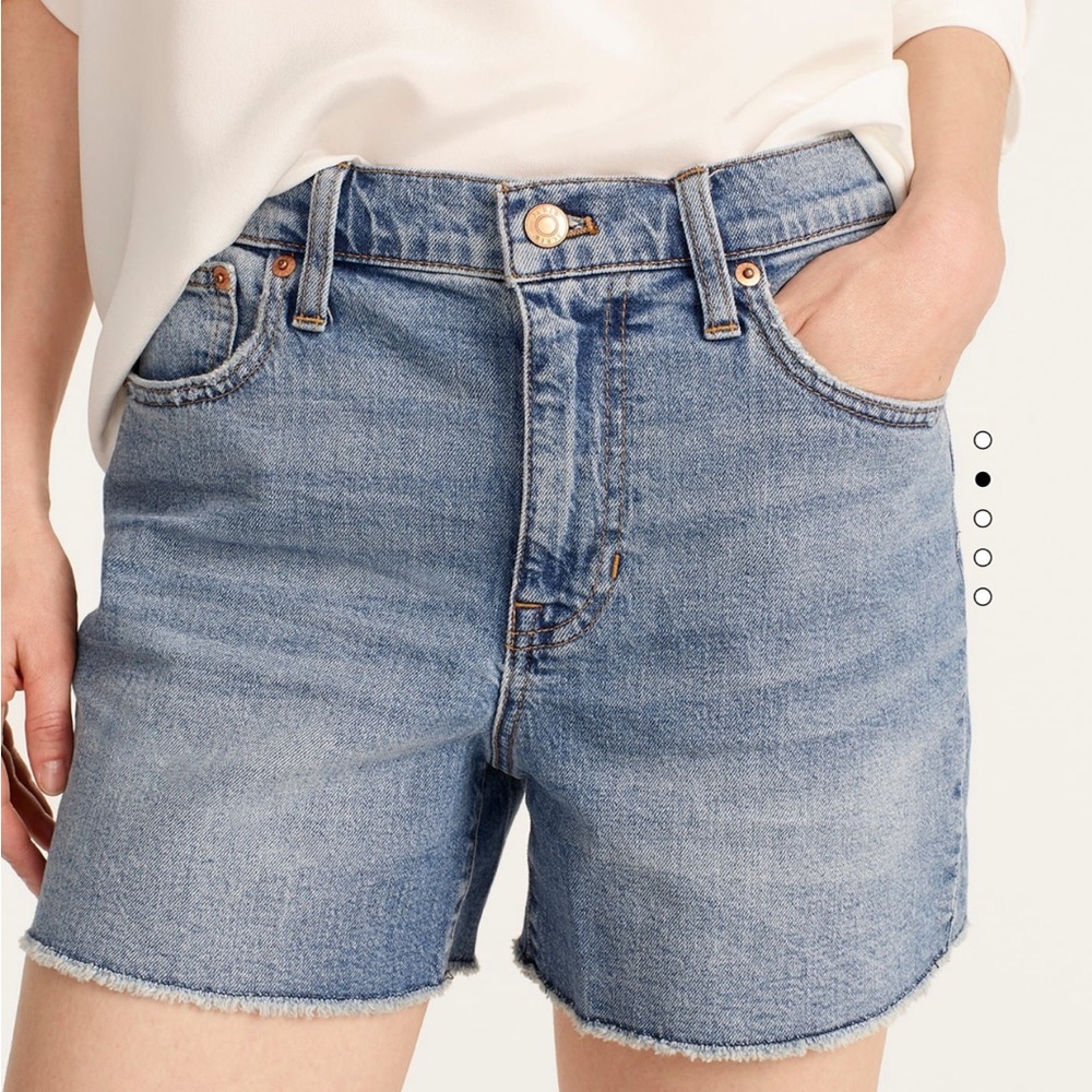 High-rise denim short in tea time wash